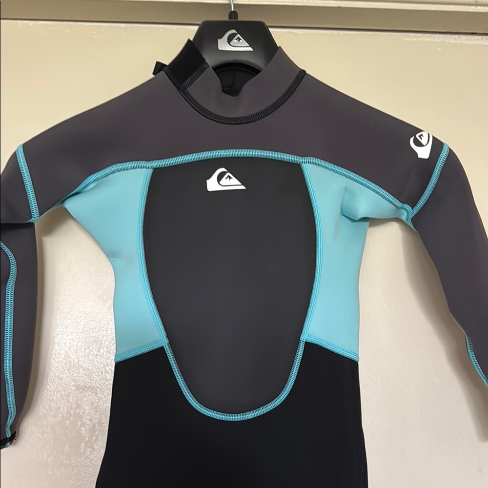Quiksilver Boys Wetsuit NWT